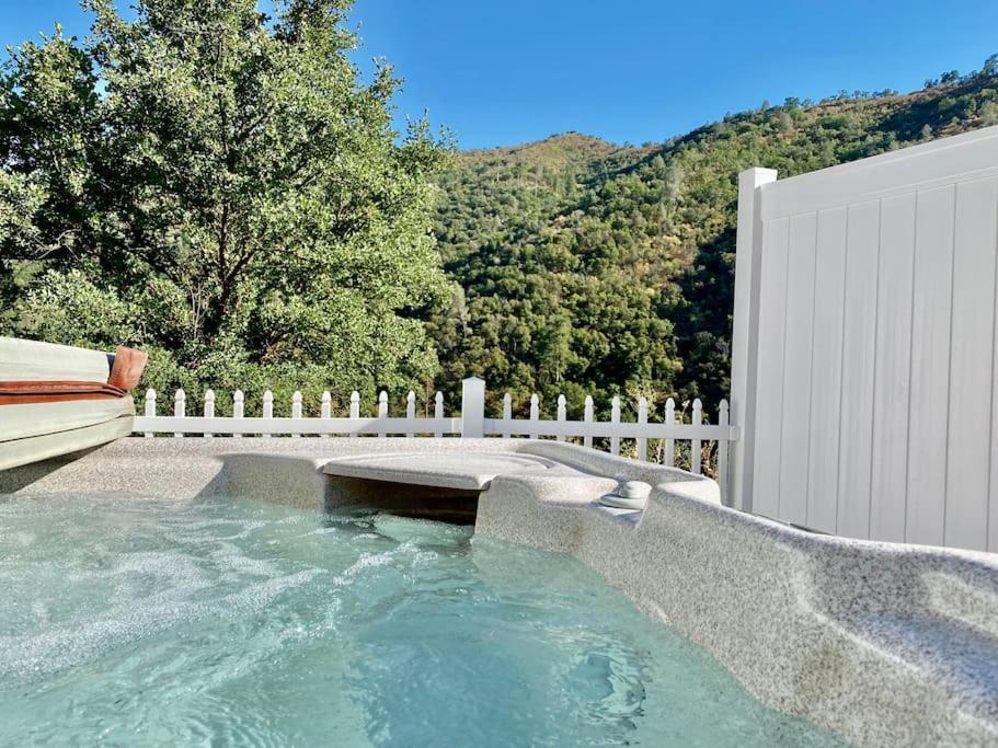 Eagle Nest River Views Hot Tub Games Sleeps 6 Ahwahnee Bagian luar foto